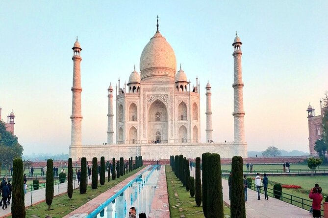 Early Morning Taj Mahal Sunrise Tour From Delhi - How the guide shapes the experience