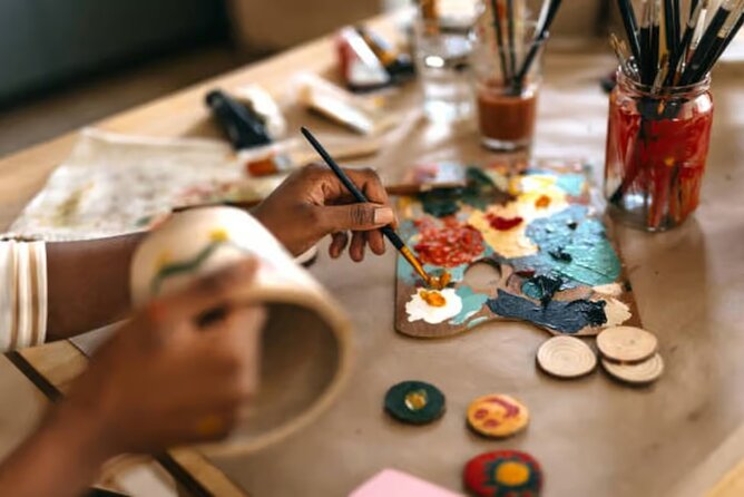 Enjoy 10 cultural activities of India all at one place in Delhi - Henna and saree draping offer the most personal souvenirs
