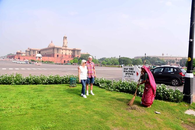 Evening Delhi City Tour - 4 Hours with transfers - Qutub Minar: give the first hour to Delhi’s medieval landmark