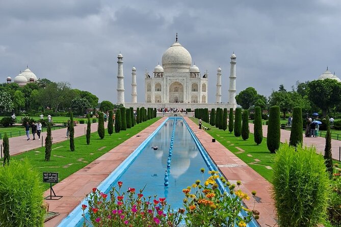 Exclusive Sunrise Taj Mahal Excursion from Delhi all Inclusive - Agra Fort and the Mughal court