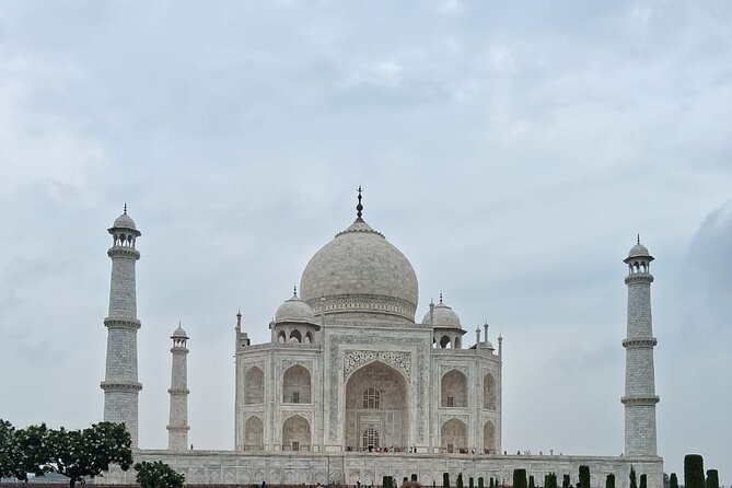 Exclusive Sunrise Taj Mahal Excursion from Delhi all Inclusive - What the guides add to the day
