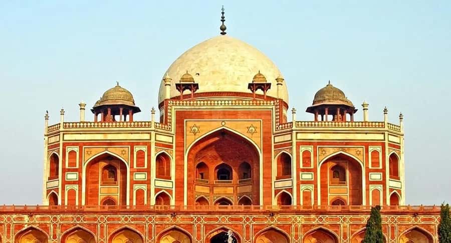 Explore Chandni Chowk: Old Delhi Private Tuk Tuk & Food Tour - Street food from chaat to jalebi