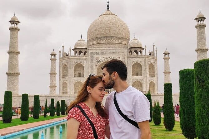 Explore Delhi Half-Day Tour with Agra Drop - Guides, photos, shopping, and time management