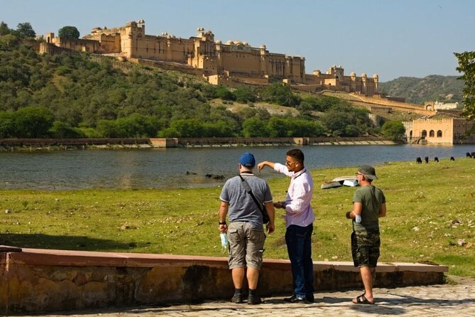 Four-Day Luxury Golden Triangle Tour to Agra & Jaipur From Delhi - Day one: Old Delhi, New Delhi, and an ambitious start