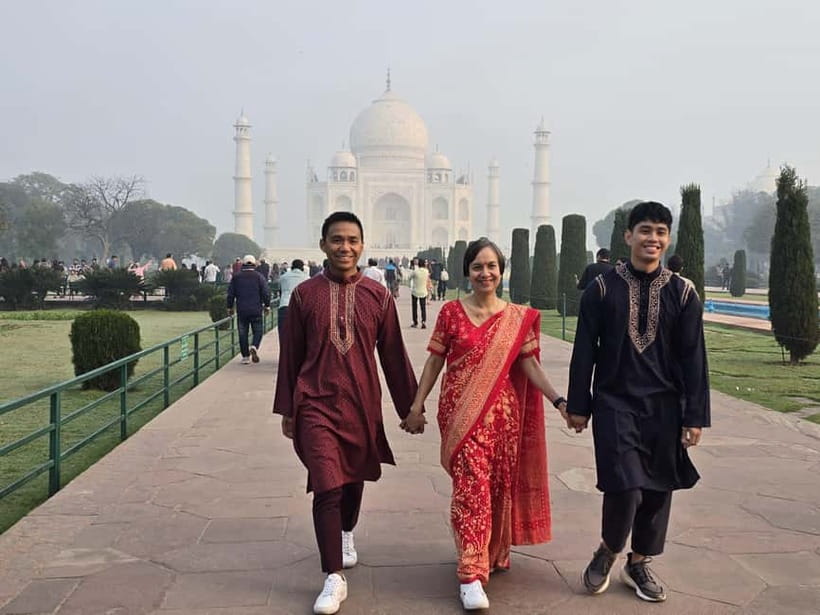 From Agra: Taj Mahal Guided Tour With Professional Photos - Key points at a glance