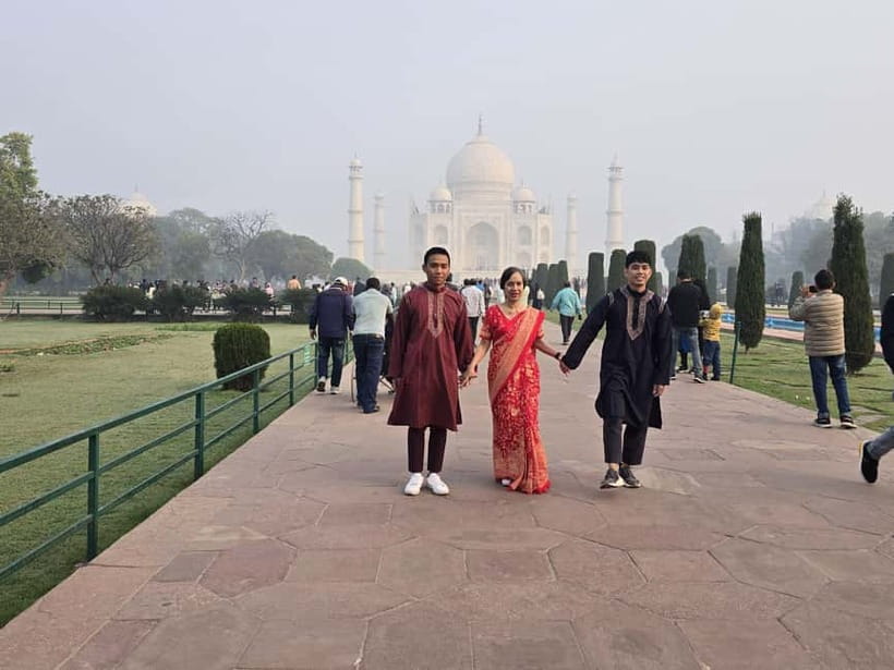 From Agra: Taj Mahal Guided Tour With Professional Photos - Agra Fort adds a second side of Mughal power