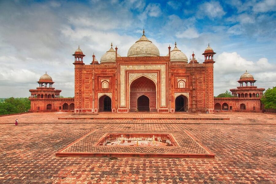 From Delhi: 2-Day Agra & Jaipur Golden Triangle Experience - Fatehpur Sikri breaks up the road to Jaipur