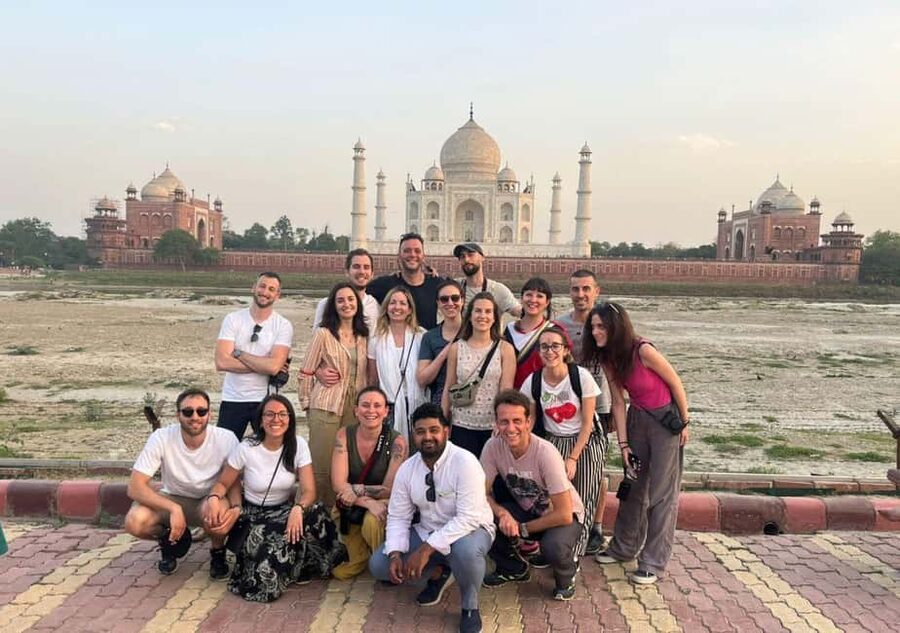 From Delhi: 2 Days Taj Mahal & Agra Tour With Fatehpur Sikri - Agra Fort, where Mughal power becomes personal