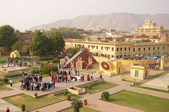 From Delhi : 3 Day Private Luxury Golden Triangle Tour By Car - Three cities, one very busy route