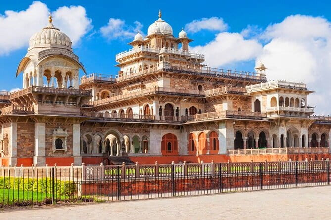 From Delhi : 3 Day Private Luxury Golden Triangle Tour By Car - Delhi begins with towers, tombs, and grand avenues