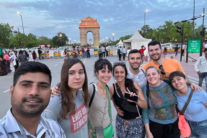 From Delhi: 4 Day Golden Triangle and Tiger Safari Private Tour - Day 2: The Taj Mahal, Agra Fort, and the road to Ranthambore
