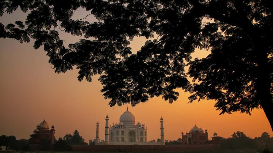 From Delhi: 4-Day Golden Triangle & Ranthambore Guided Tour - Guides, shopping stops, and flexibility