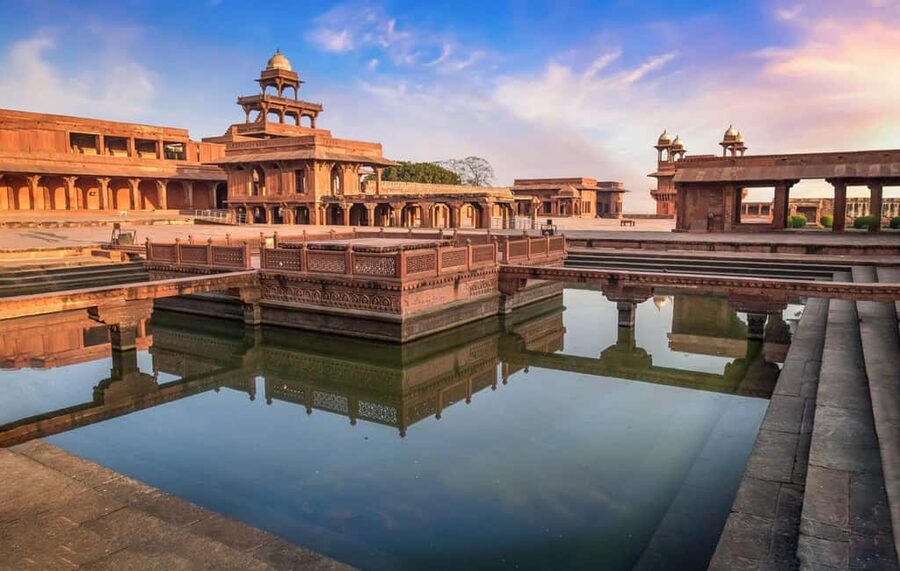 From Delhi: 6-Day Golden Triangle Tour with Udaipur-4 Cities - Day 5: Udaipur’s palace, temple, and gardens