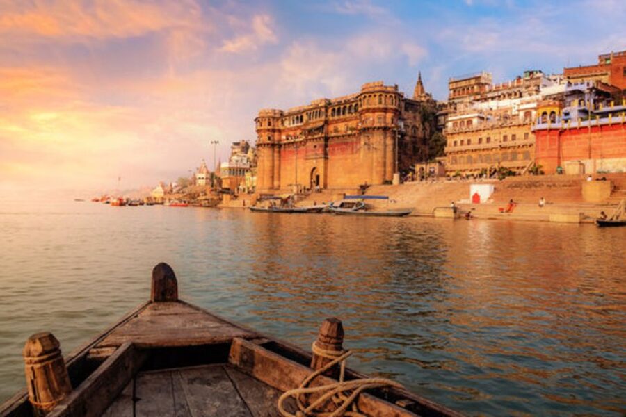 From Delhi: 6 Day GoldenTriangle Tour with Varanasi ByFlight - Day 1: Delhi monuments before the road to Agra