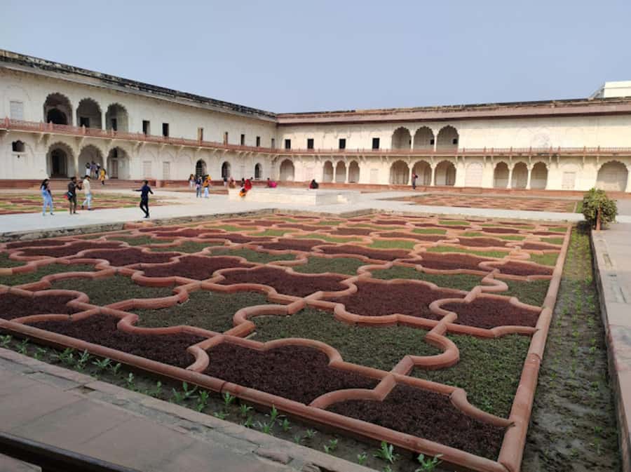 From Delhi: Agra Private Tour with Fast Entry to Taj mahal - Key points to know before booking