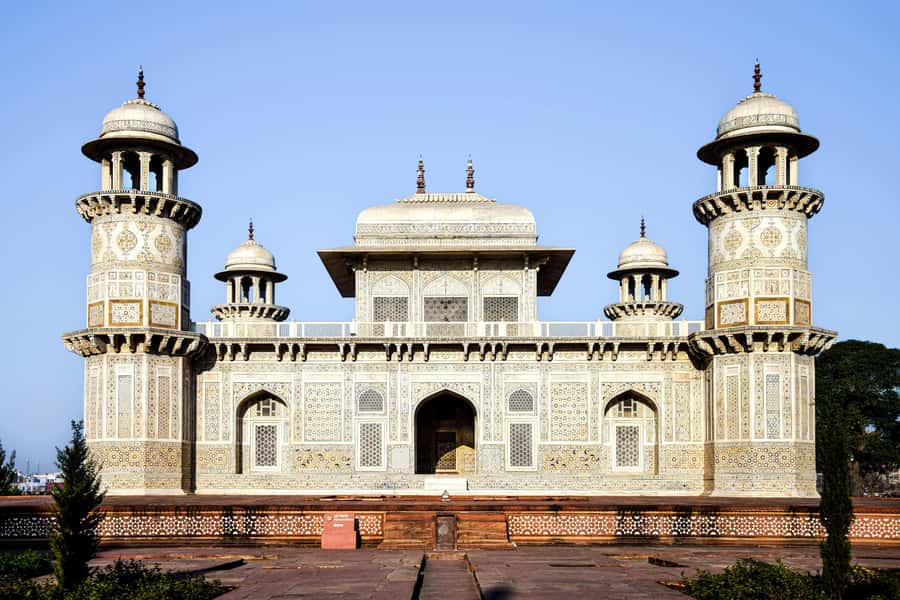 From Delhi: Agra Private Tour with Fast Entry to Taj mahal - The guide can shape the whole experience