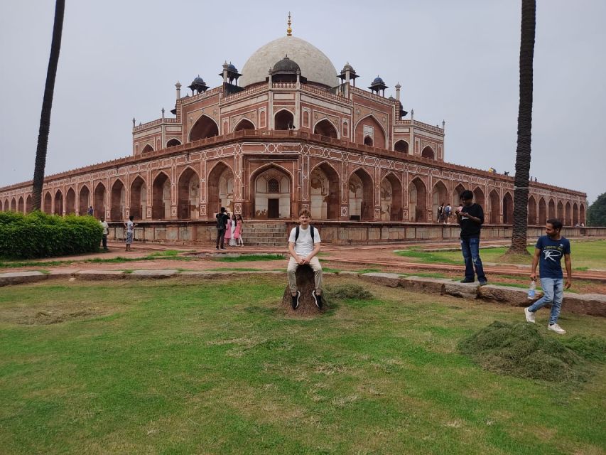 From Delhi Airport: Layover Guided Old & New Delhi Tour - Qutub Minar as the grand finish
