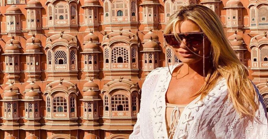 From Delhi: All-Inclusive Same-Day Jaipur Tour By Car Tour - Guides, drivers, and the private format
