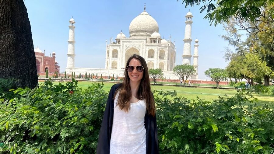 From Delhi: All-Inclusive Taj Mahal Day Tour with transfers - Shopping stops and keeping control of your day