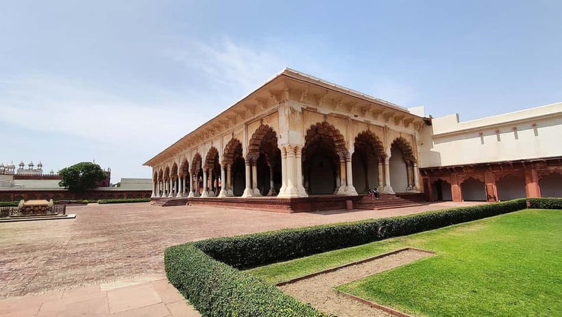 From Delhi: All-Inclusive Taj Mahal & Mathura Vrindavan Tour - The Taj Mahal, with two hours to look properly
