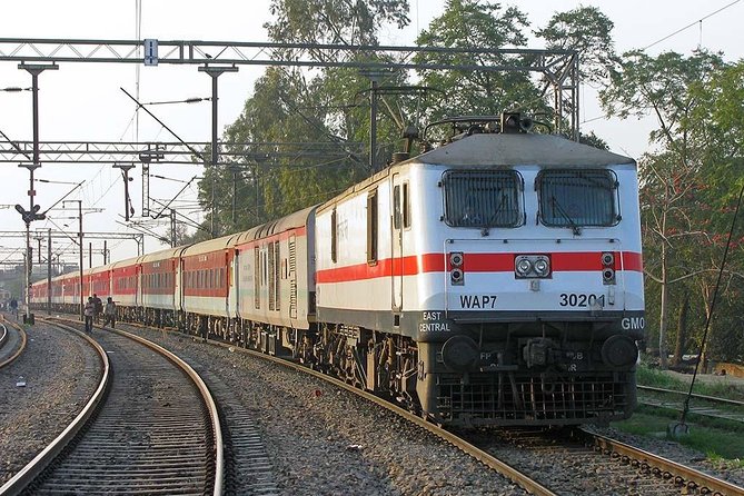 From Delhi: All-Inclusive Taj Mahal Tour by Train with Escort - The Taj Mahal: your first major stop