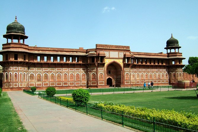 From Delhi : Delhi private Day Tour - India Gate and the ceremonial heart of New Delhi