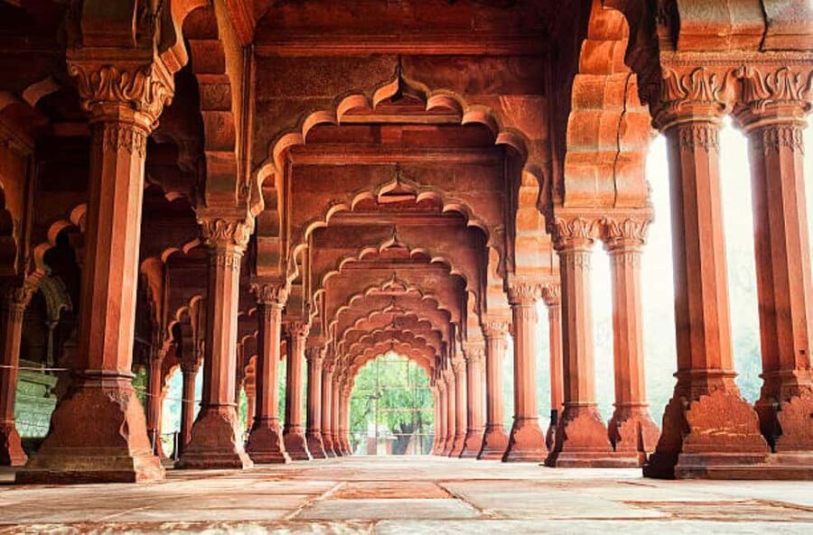 From Delhi Exclusive Taj Mahal Private Tour with Luxury Car - What the guides add to the experience