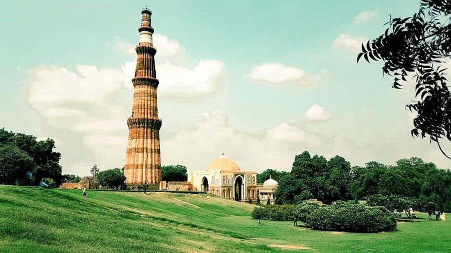 From Delhi: Golden Triangle Tour to Agra & Jaipur - 5 Days - Day 4: Amber Fort and Jaipur’s royal center