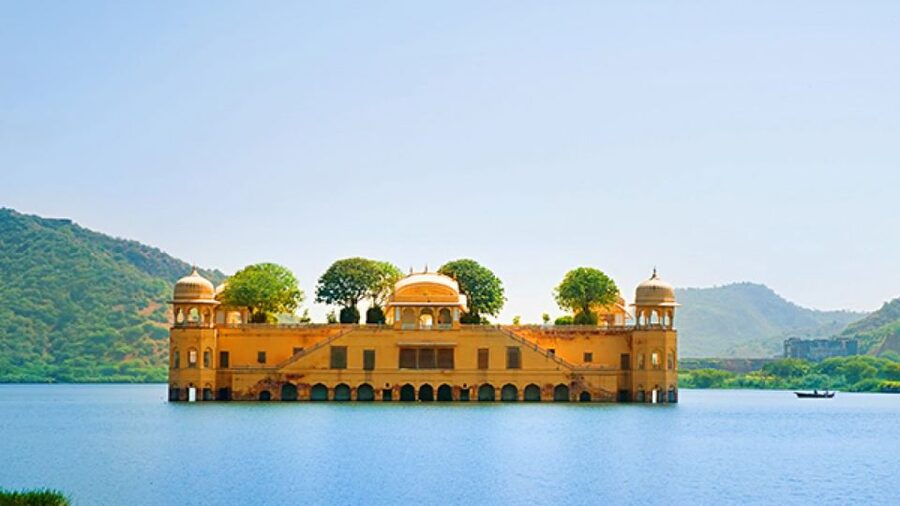 From Delhi: Jaipur Day Trip by Fast Train or Private Car - Hawa Mahal and the Pink City’s street life