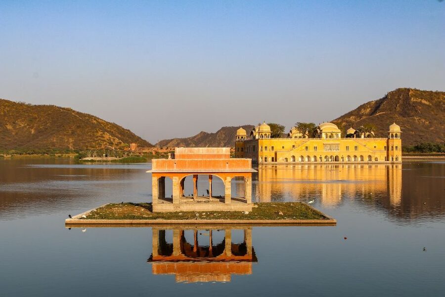 From Delhi: Jaipur Day Trip by Fast Train or Private Car - Jantar Mantar: the stop that rewards explanation