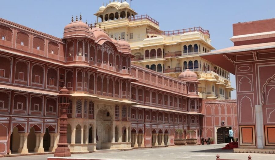 From Delhi: Jaipur Private Full-Day Guided Tour - Hawa Mahal, Jaipur’s most recognizable facade