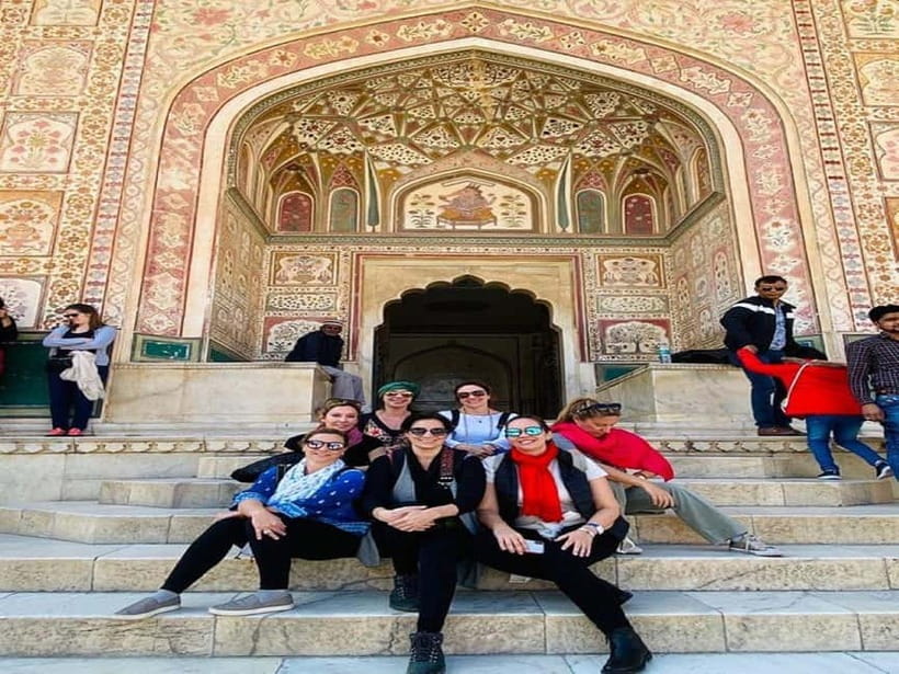 From Delhi: Jaipur Private Guided Day Tour - Guide languages and access