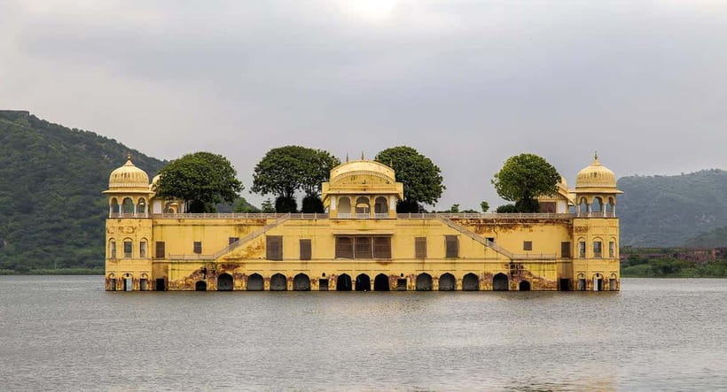 From Delhi: Jaipur Private Tour with Guide & Hotel Pickup - Lunch and the taste of Rajasthan