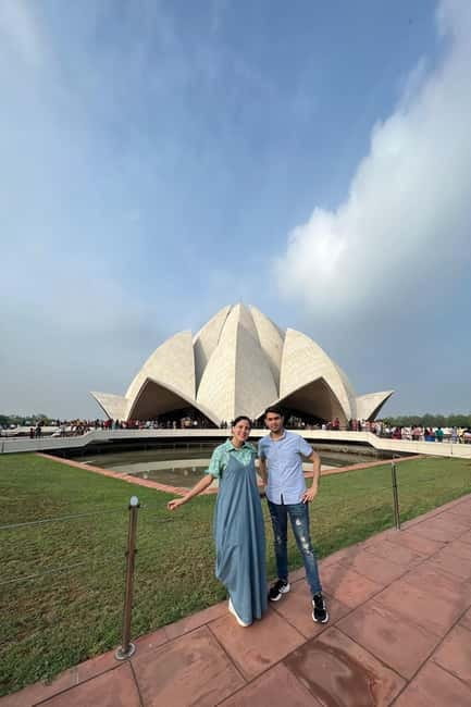 From Delhi : Old and New Delhi Private Full or Half-Day Tour - Jama Masjid and the first taste of Old Delhi