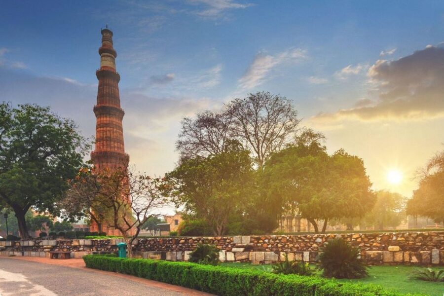 From Delhi: Old & New Delhi Layover Half or Full-Day Tour - India Gate, Rashtrapati Bhavan and Parliament