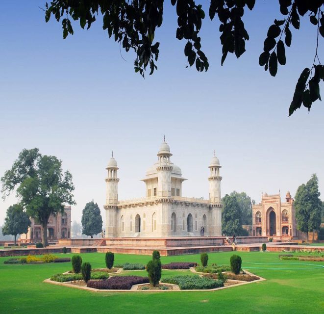 From Delhi: Private 2-Day Golden Triangle Agra & Jaipur Tour - The long road from Agra to Jaipur