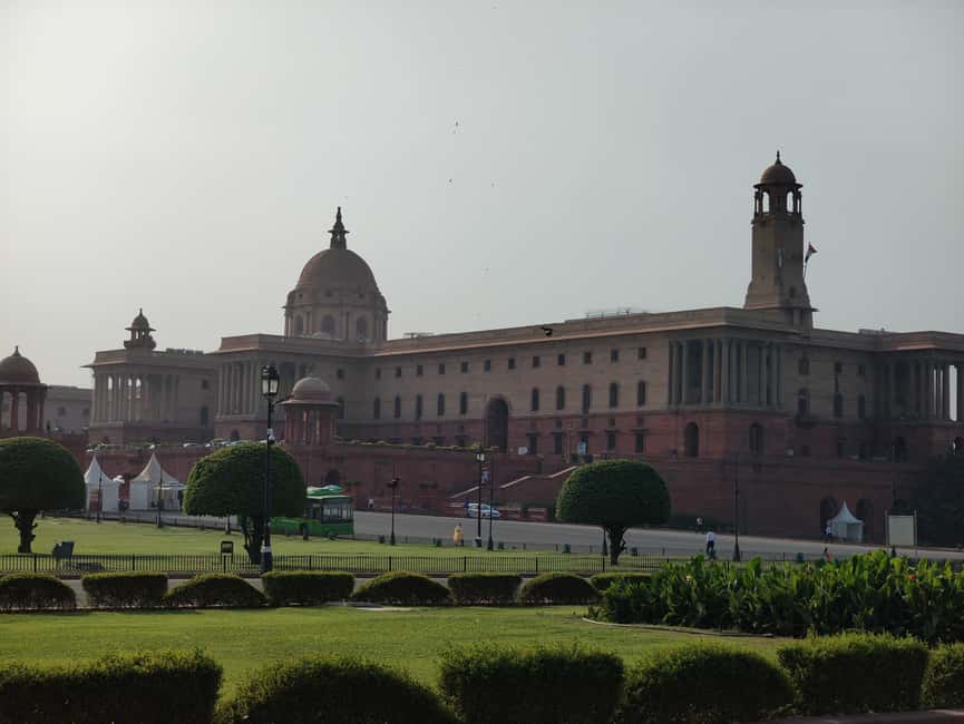 From Delhi: Private 4-Day Golden Triangle Luxury Tour - Day 3: Jaipur’s forts, stepwells, and royal center