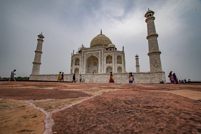 From Delhi: Private One Day Taj Mahal and Agra Tour by Car - What the $88 price really covers