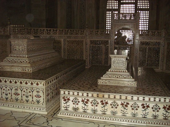 From Delhi: Private Taj Mahal & Agra Day Trip by India's Fastest A/c Train - Exploring Agra Fort for one hour