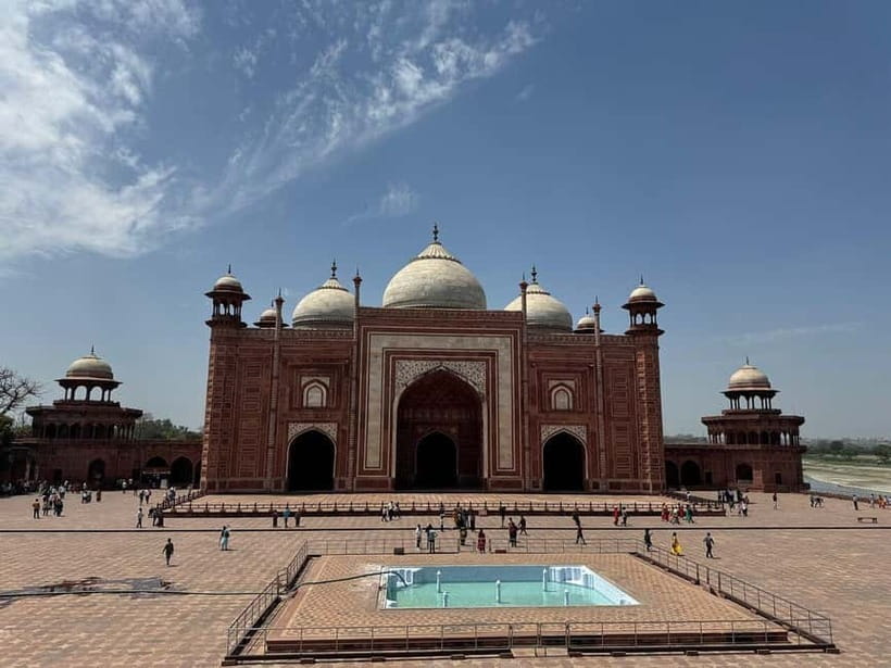 From Delhi: Private Taj Mahal Day Tour By Car and Driver - Why the morning Taj Mahal visit matters