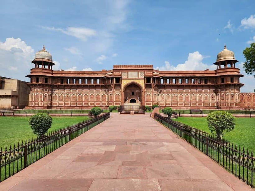 From Delhi: Private Taj Mahal Day Tour By Car and Driver - Guides, languages, and the human side of the tour