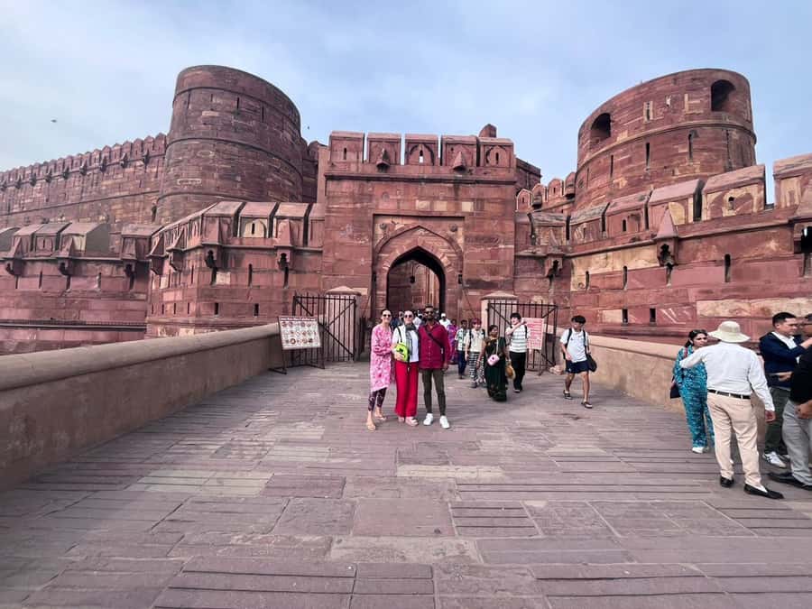 From Delhi: Private Taj Mahal Day Tour with Fast-Track Entry - Practical choices before you book