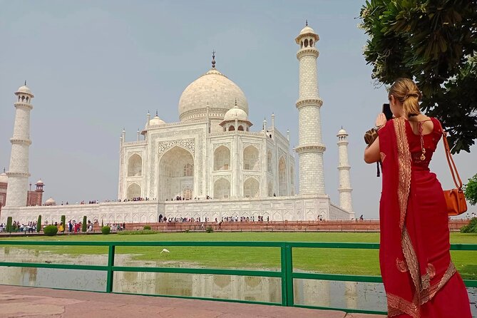 From Delhi: Private Taj Mahal Photoshoot in Indian Ethnic Attire - Why this Taj Mahal photoshoot feels different