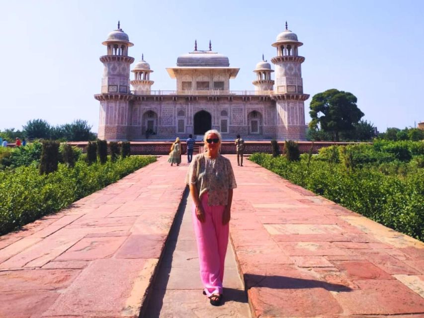 From Delhi: Same Day Taj Mahal, Agra Day Tour By Car - Guides, language, and personal attention