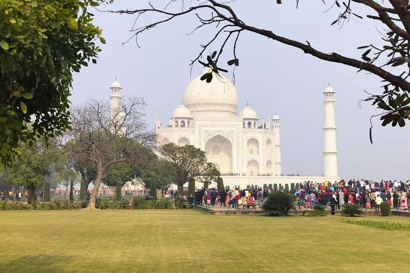 From Delhi: Same Day Taj Mahal, Agra Day Tour By Car - The Taj Mahal at first light