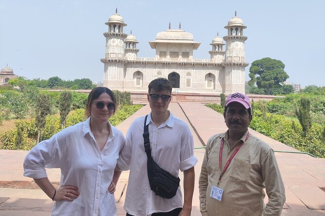 From Delhi: Same Day Taj Mahal, Agra Tour By Car with Option - What the guide and driver add