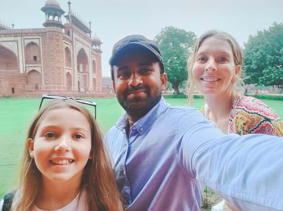 From Delhi: Same Day Taj Mahal Tour with lunch in 5 star - The Baby Taj and its smaller details