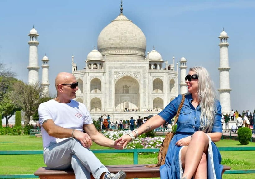From Delhi: Same Day Taj Mahal Trip By India's Fastest Train - A five-star lunch break in Agra