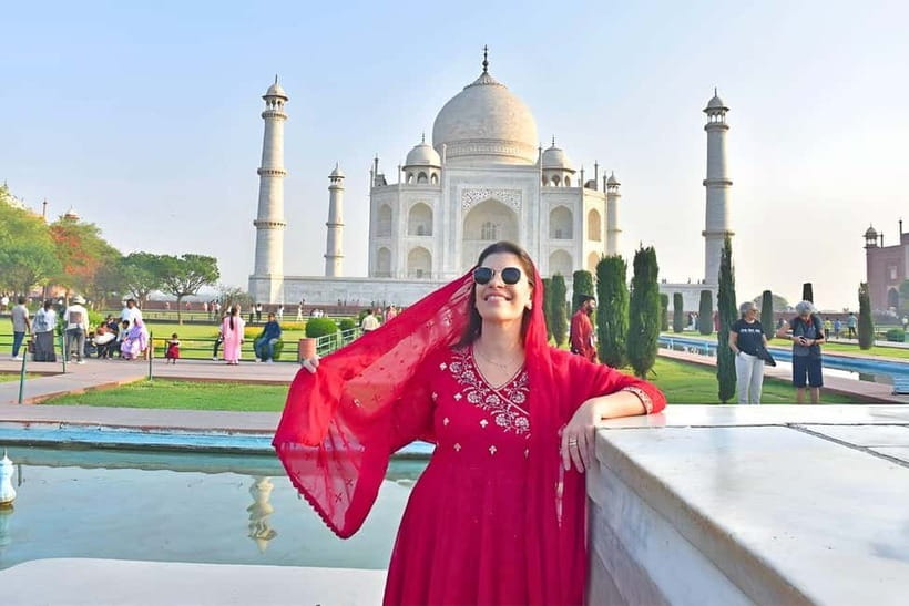 From Delhi: Sunrise Taj Mahal, Agra Fort & Baby Taj Day Tour - Agra Fort and the Mughal court