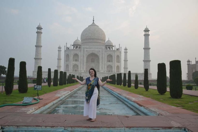 From Delhi: Sunrise Taj Mahal, Agra Fort, & Baby Taj Tour - A meal break in Agra